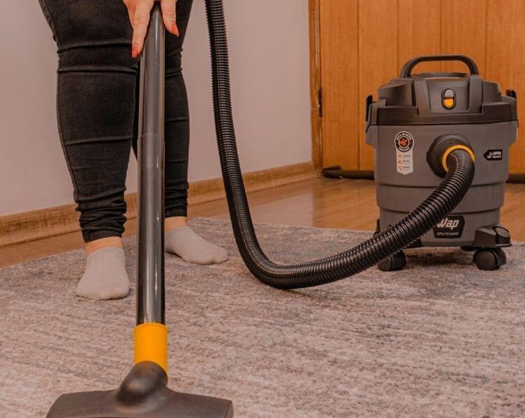 Aspirador de Po e Agua 10 Litros Exclusivo Wap GTW 10 Mare 110v