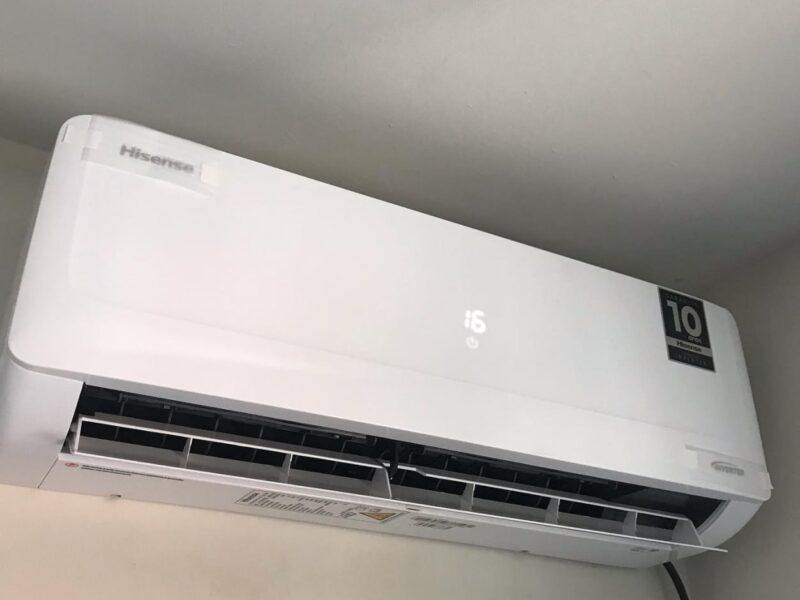 AR CONDICIONADO SPLIT INVERTER HISENSE R-32 HI-WALL 12.000 BTUS QUENTE E FRIO WI-FI 220V