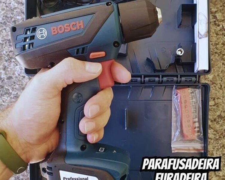 Bosch Furadeira Parafusadeira GSR 1000 Smart, Com Acessórios, 12 Volts