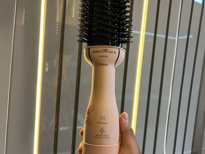 Escova Secadora Britânia BEC07R 4 Em 1 1300W Cabo Giratório Rosa