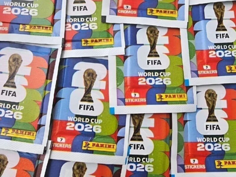 Figurinhas Panini da Copa do Mundo 2026 – 100 Envelopes com 7 Figurinhas Display