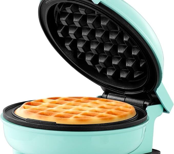 Holstein Housewares Personal/Mini Waffle Maker, revestimento antiaderente, menta – waffles de 10 cm em minutos, ideal para café da manhã, brunch, almoço ou lanches