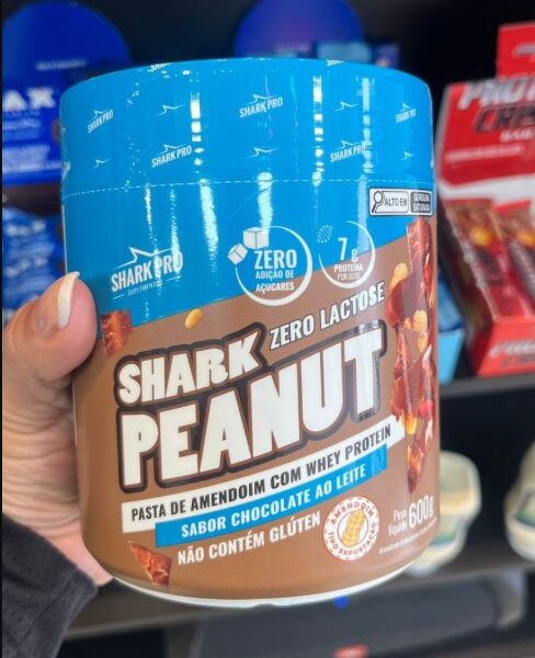 Pasta De Amendoim Shark Peanut Shark pro Pote 600g Sabor Chocolate Ao Leite
