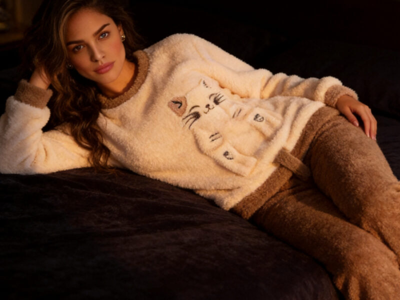 Pijama Feminino Pelinho Inverno Gatinho Com Cauda Quentinho