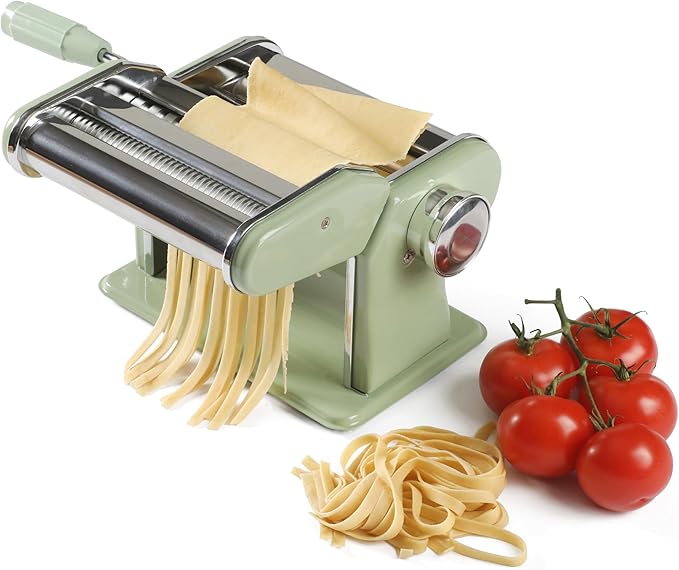 Sur La Table Kitchen Essential Pasta La Vista Máquina de fazer macarrão manual com rolos e cortadores – Espaguete, Fettuccini, Lasanha ou Bolinho de Massa – Aço Inoxidável/Verde zimbro