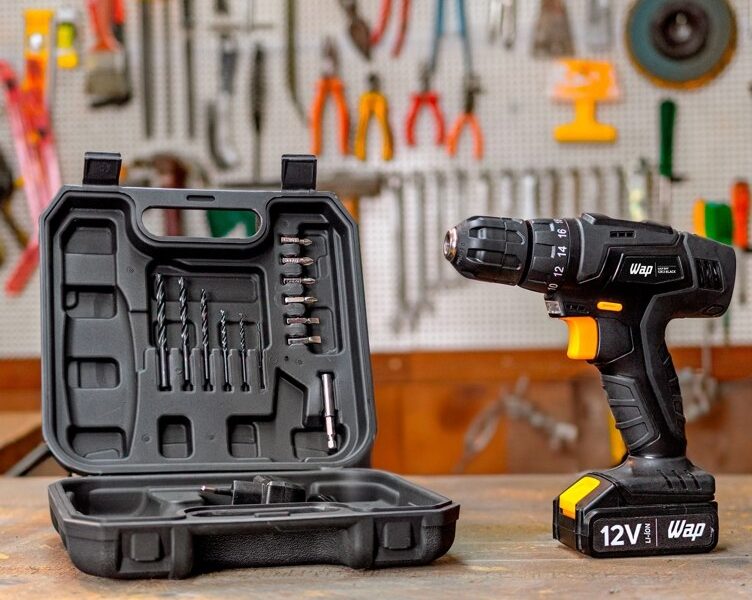 WAP Parafusadeira e Furadeira a Bateria Li-Ion 12V BPF 12K3 BLACK Carregador Bivolt com Maleta e Kit de 13 Acessórios