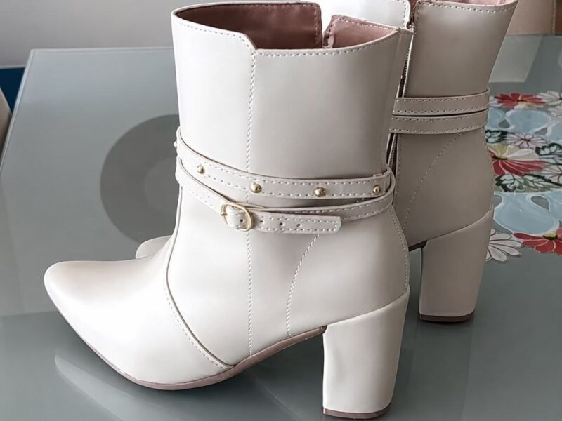 Bota Feminina Bico Fino Salto Alto Bloco Fashion Detalhe Fivela Brilho Confortável Original Olzzy