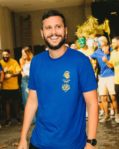 Camisa Azul Traje Cazétv –