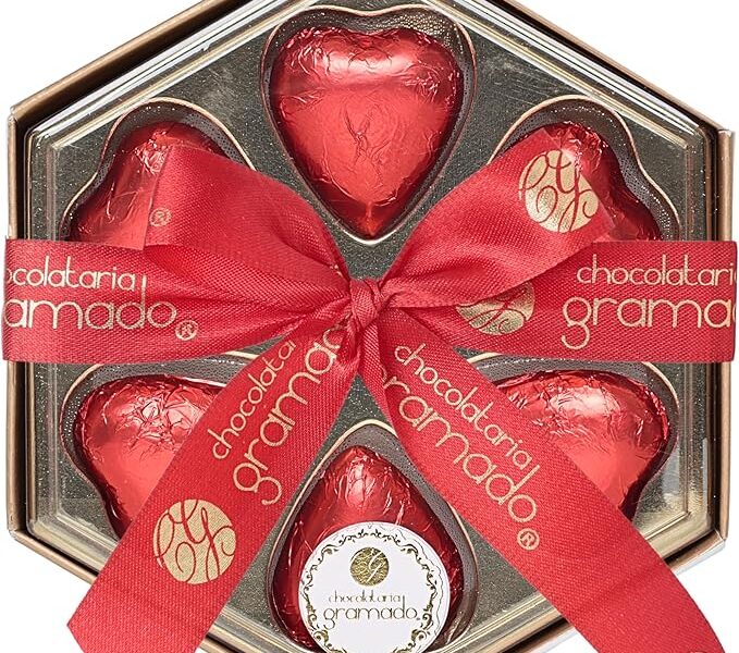 Chocolataria Gramado, Caixa Sextavada com Corações de Chocolate ao Leite 38% Cacau, 42 g