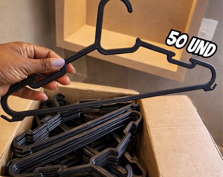 Kit 50 Cabide Adulto Preto Reforçado Organizador Combate