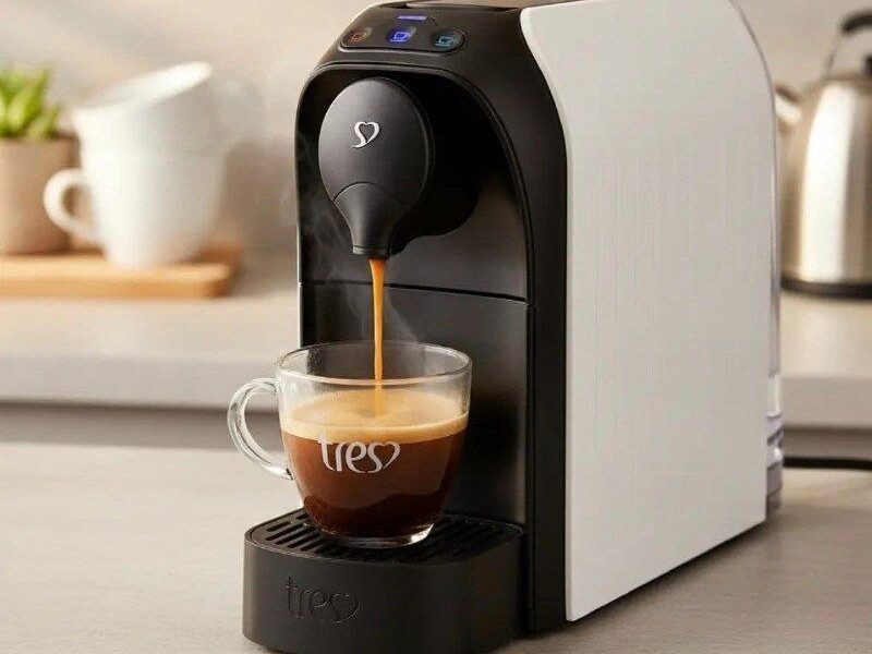 3 Corações TRES Cafeteira Espresso e Multibebida Passione Branca – 127V
