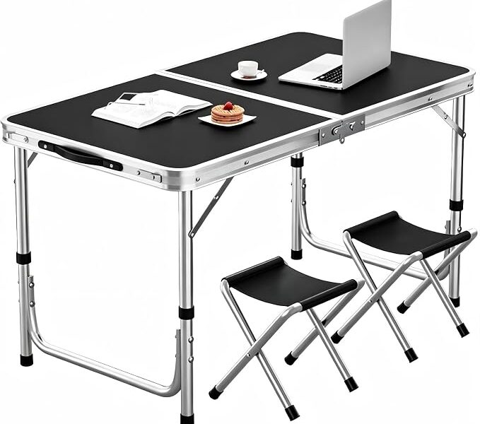 BEMMY Mesa Dobravel Portatil de Liga de Alumínio 90CM com 2 Banquinhos Pequenos, Escrivaninha Dobravel Maleta para Camping Pesca Jardim Área Externa Ou Interna