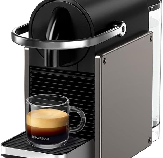 Cafeteira Espresso Nespresso Pixie Redesign Titânio 110V