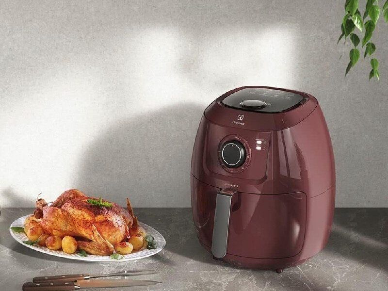 Fritadeira Elétrica Sem Óleo Air Fryer EAF51 5 Litros Electrolux 220V