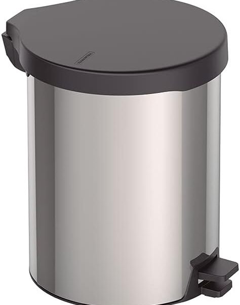 Lixeira com Pedal New Tramontina em aço inox com Acabamento Polido 12 L