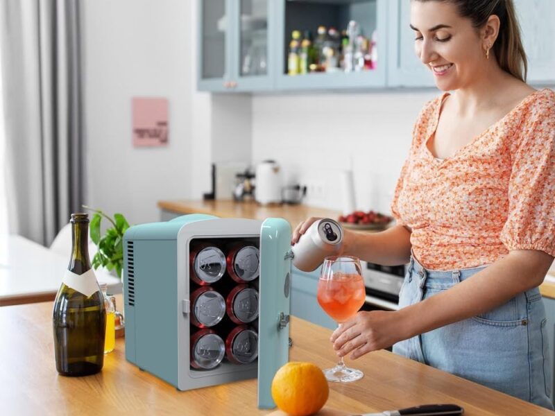 RCA RMIS129-BLUE Mini refrigerador de bebidas retrô 6 latas – azul