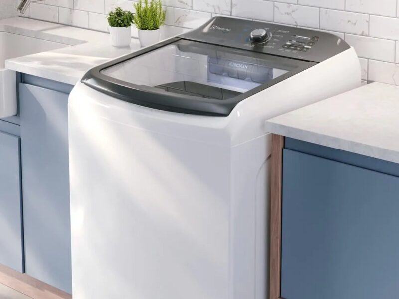 Lavadora de roupas Electrolux Efficient Lee18 18kg com cesto inox 127