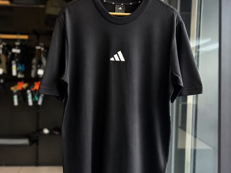 Camiseta Adidas Small Logo Masculina Preto+branco