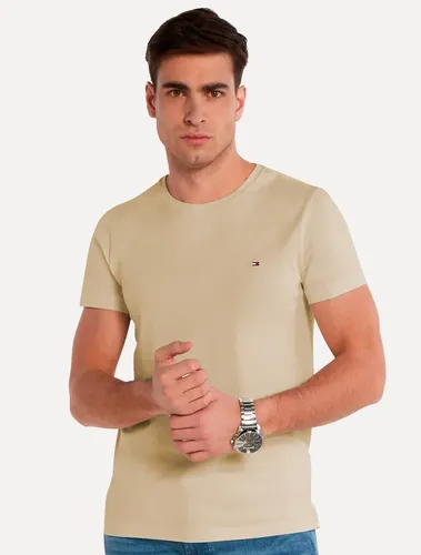 Camiseta Tommy Hilfiger Essential Cotton Cáqui Claro na Meli por R$ 132,42