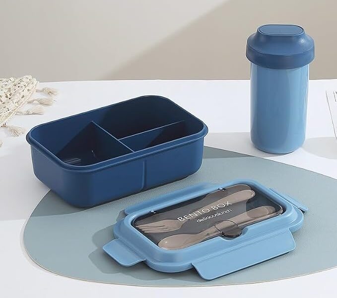 Marmita Lunch Box Azul com Tampa – 1200ml + 480ml – Plástico PP e AS com Silicone – Inclui Garfo e Colher PP – 21.1 x 13.8 x 7.8cm