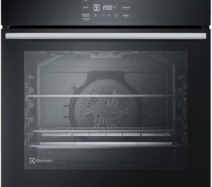 Forno de Embutir Elétrico Electrolux 80L Experience Air fryer, PerfectCook360 e Painel Touch (OE8EA)